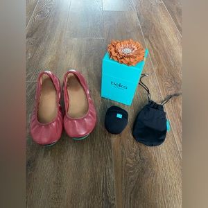 Cardinal Red Tieks in Size 8